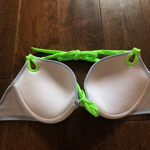 Victoria’s Secret bombshell push up bikini top - Picture 2 of 2